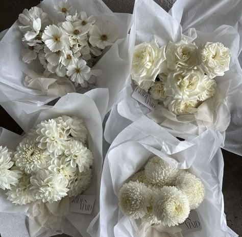 Bouquet Styles, Single Flower Bouquet, Hydrangea Bouquet Wedding, Bridesmaid Bouquet White, Bridal Party Bouquets, Hamptons Coastal, Floral Wedding Decorations, Hydrangea Bouquet, Bridal Bouquet Flowers