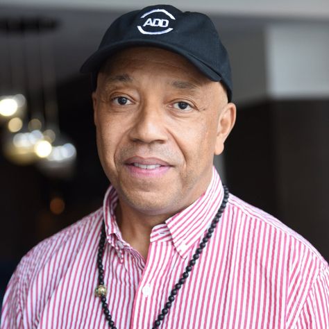 Writer Jenny Lumet accused Russell Simmons of assaulting her in the 1990s. Spike Lee Movies, Gilmore Girls Gifts, Russell Simmons, Winter Wedding Guests, Spike Lee, Music Producers, Girl Scout Cookies, Holiday Hairstyles, The Hollywood Reporter