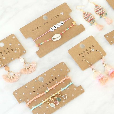 Jewelry Organizer Ideas, Jewelry Packaging Diy, Jewelry Packaging Design, Organizer Ideas, Packaging Diy, Packaging Ideas Business, Handmade Packaging, Jewelry Card, Jewelry Organizer