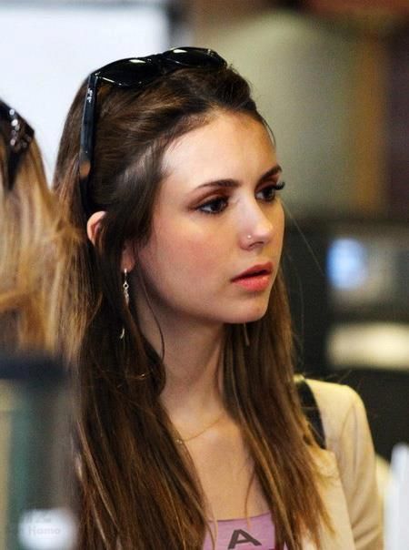 Nina Dobrev- nose piercing Hot Nose Piercing, Nina Dobrev Ear Piercing, Nose Piercing On Small Nose, Nina Dobrev Eyebrows, Nose Stud Aesthetic, Celebrities With Nose Piercings, Piercing Bump, Stud Aesthetic, Cute Nose Piercings