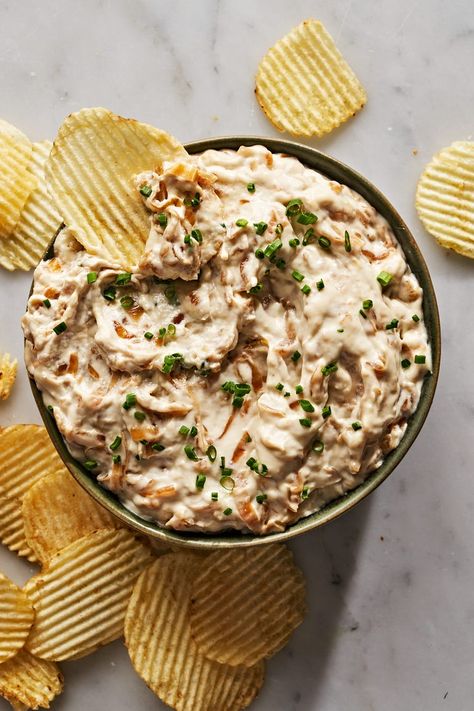 Caramelized Onion Dip Baked Potato Dip, Onion Dip Recipe, Caramelized Onion Dip, Carmelized Onions, French Onion Dip, Gluten Free Appetizers, Onion Dip, Caramelized Onion, Thanksgiving Appetizers