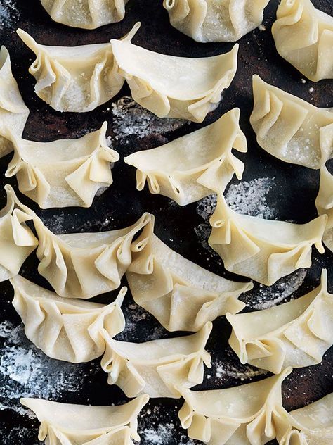 Deliciously light asian-style prawn dumplings - ready to steam! You can pan fry in a little chicken stock and oil. Steam in pan for 8-10 mins Prawn Dumplings, Donna Hay Recipes, Pork Schnitzel, Homemade Dumplings, Pan Fry, Prawn Recipes, Donna Hay, Fish Salad, Dinner Party Menu