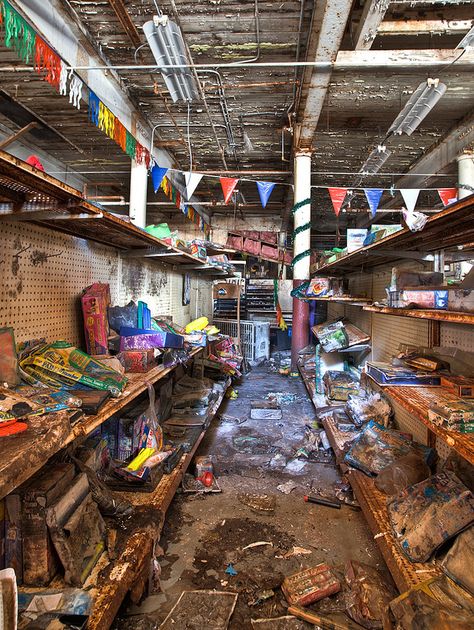 Abandoned Store Aesthetic, Haunted Toy Store, Abandoned Store, Laser Tag Arena, Loft Store, Abandoned Property, Beautiful Ruins, Urban Exploring, Abandoned Amusement Parks