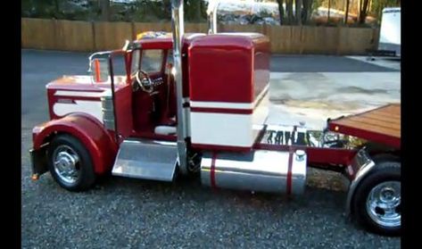 This custom quarter scale Kenworth truck is too cool for words. Custom Truck Flatbeds, Truck Driving Jobs, Mini Rig, Flatbed Truck, Trailer Suspension, Model Truck Kits, Truck Flatbeds, Model Trucks, Kenworth Trucks