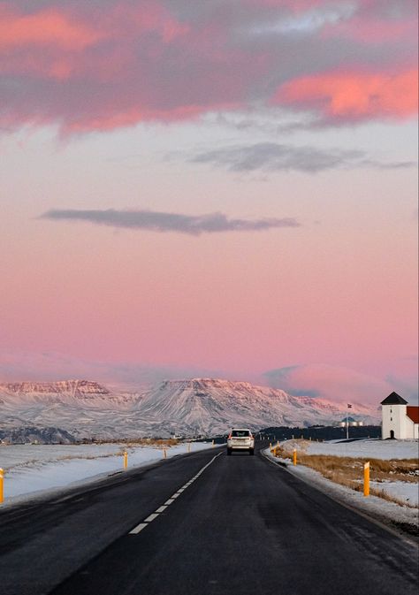 Pink Road Trip Aesthetic, Maddie Core Aesthetic, Roadtrip Aesthetic, Sky And Road Aesthetic, Pink Mountains Aesthetic, Driving Country Roads Aesthetic, Driving Down The Highway Aesthetic, White Aesthetic Photography, Driving Through Mountains Aesthetic