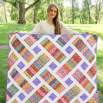 Purple Grunge, Daisy Quilt, Iris Pattern, Stained Glass Quilt, Jelly Roll Quilt Patterns, Crazy Daisy, Scrappy Quilt Patterns, Table Quilts, Jellyroll Quilts