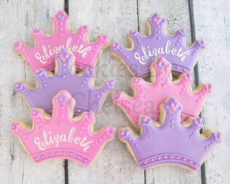 Disney Princess Cookies, Crown Cookies, Super Cookies, Princess Crowns, Princess Cookies, Cookies Decoradas, Disney Cookies, Sugar Cookie Royal Icing, Princess Birthday Cake