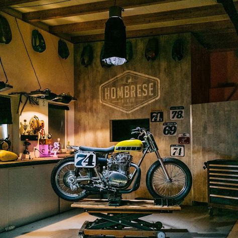 Bike Cafe, Yamaha Xs650, Motorcycle Workshop, Stunt Bike, Flat Tracker, Motorcycle Aesthetic, Drag Bike, Paris Dakar, Motorcycle Garage