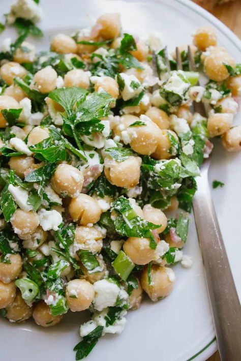 Chickpea, Feta and Parsley Salad Chickpea Feta, Salad Feta, Beans Salad, Crispy Oven Fried Chicken, Parsley Recipes, Parsley Salad, Light Dinner Recipes, Spring Brunch, Lunch Recipe