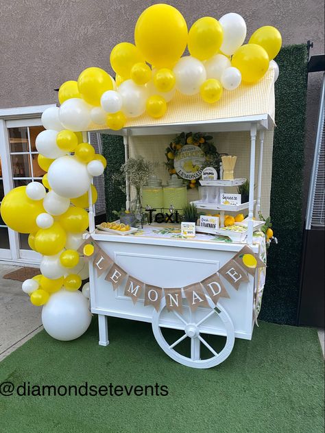 Lemonade cart Lemonade Cart Ideas, Party Snack Cart, Candy Cart Decoration, Snacks Cart, Dessert Cart Ideas, Diy Candy Cart, Candy Cart Ideas, Lemonade Cart, Treat Cart