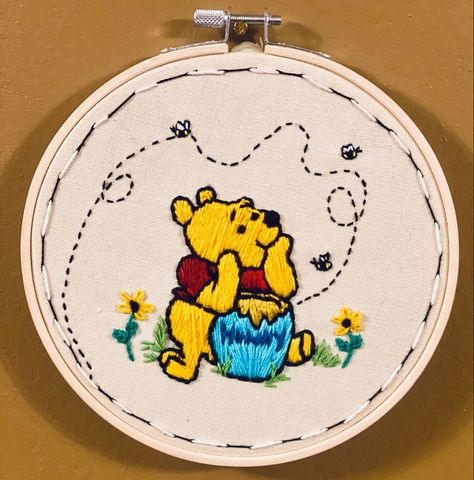 Pooh Bear Embroidery, Pooh Embroidery, Diy Disney, Handmade Embroidery Designs, Baby Embroidery, Sewing Embroidery Designs, Disney Diy, Uh Oh, Pooh Bear