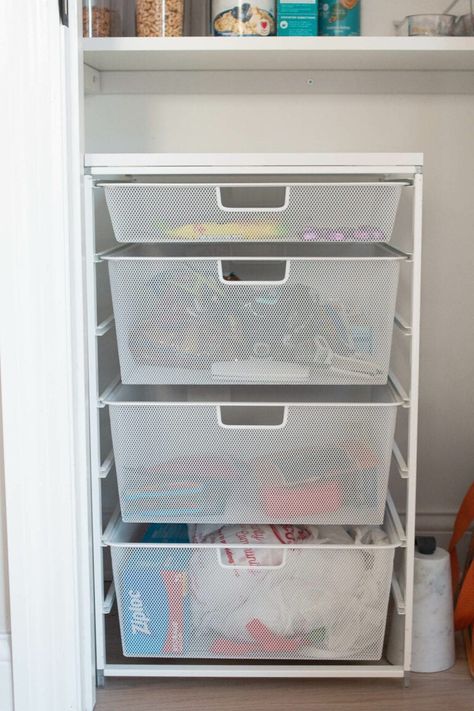 Organize Deep Closet Shelves, Stackable Drawers In Closet, Diy Closet Drawers, Organize Kids Closet, Bathroom Drawer Storage, Small House Storage, Closet Diy, Elfa Closet, Closet Storage Drawers