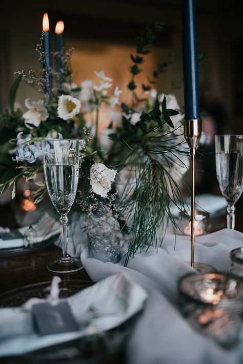 Blue Gold Wedding Decorations, Grey Blue Wedding Colors, Winter Wedding Blue And Silver, Blue And Silver Table Decorations, Dark Blue And Silver Wedding, Blue And Grey Wedding Colors, Grey And Blue Wedding, Wedding Blue And Silver, Grey Blue Wedding