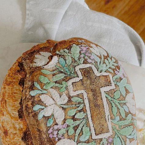 Loveall Design Co.™ on Instagram: "Couldn’t let today go by without sharing this Easter inspired loaf again ✝️ #sourdough #sourdoughbread #paintedsourdough #easter" Easter Sourdough Bread Scoring, Sourdough Easter Designs, Easter Sourdough Bread Design, Easter Sourdough, Easter Sourdough Bread, Easter Sourdough Scoring, Spring Sourdough Scoring, Sourdough Bread Loaf Design, Painting On Sourdough