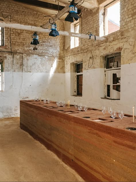 Rammed Earth Architecture, Matcha Bar, Earth Architecture, Communal Kitchen, Museum Cafe, Pop Up Restaurant, Timber Windows, Rammed Earth, Square Plates