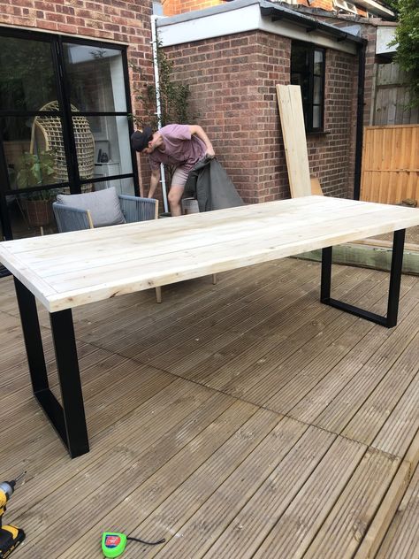 Diy Patio Tables Outdoor, Garden Dining Table Ideas, How To Build An Outdoor Table, Homemade Patio Table, Outdoor Farm Table Patio, Diy Large Patio Table, Homemade Garden Table, Make Outdoor Table, Make An Outdoor Table