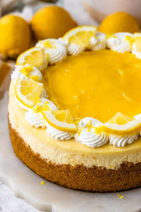 Lemon Cheesecake Amish Skills, Cheesecake Board, Cheesecake Pies, Graham Dessert, Pies And Tacos, Cheesecake With Whipped Cream, Rich Cheesecake, Lemon Cheesecake Recipes, Flan Cake