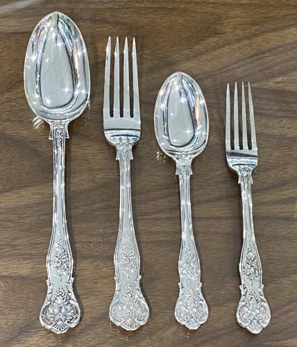 Vintage Cutlery Aesthetic, Silver Cutlery Set, Victorian Cutlery, Inspector Calls, Silver Cutlery, Vine Pattern, Lunt Sterling Silver Flatware, Silver Flatware, Dessert Spoons