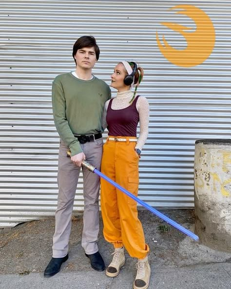 Jennifer Woodruff - Disney and Star Wars, DisneyBound, Cosplay on Instagram: ““We have hope. Hope that things can get better, and they will.” * It’s TV show day on the #homeboundchallenge and still Star Wars week on…” Star Wars Disneybound Padme, Star Wars Outfits For Disney, Hera Syndulla Disneybound, Starwars Disneybound, Disney Bounding Star Wars, Star Wars Couple Costume, Couples Disneybound, Disneybound Couples, Disneybounding Outfits