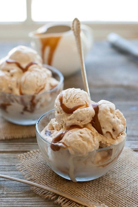 Homemade Salted Caramel, Salted Caramel Ice Cream, Caramel Ice Cream, Homemade Ice Cream Recipes, Ice Cream Popsicles, Cream Desserts, Ice Cream Desserts, Köstliche Desserts, Dr Pepper