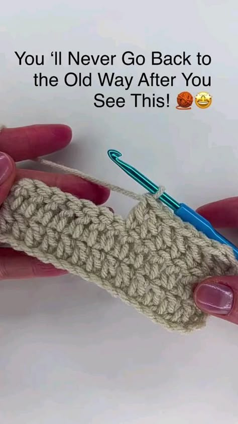 Joining Yarn Crochet, Beginning Crochet, Crochet Tutorial Pattern, Crochet Hack, Crochet Classes, Crochet Stitches Guide, Beginner Crochet Tutorial, Crochet Stitches Free, Quick Crochet Patterns