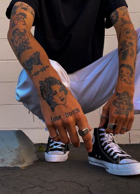 Men's Tattoos, Indie Tattoo, Minimalistic Tattoos, Arm Tats, Comic Tattoo, Creepy Tattoos, Tattoo Arm, Body Is A Temple, Black Ink Tattoos