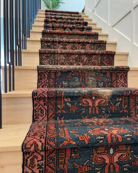 Bold Carpet On Stairs, Art Deco Stair Runner, Rug On Stairs, Patterned Carpet On Stairs, Rug Runner Stairs, Palace Stairs, Patterned Stair Carpet, Modern Victorian Decor, Craftsman Interior Design