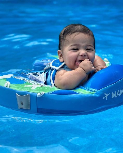 🌟 Mambobaby Float Fun! Check out this adorable baby enjoying the fun of the Mambobaby Float Chair in back float and tummy float! 😊 💙 👶✨ Ready to give your baby the best pool experience? Visit www.mambobaby.shop and use code lovemambobaby to get your 12% discount! Thank you very much for your sharing @brittany_trapp ⚠️WARNING 🔴USE ONLY UNDER CONSTANT SUPERVISION OF ADULT, AND KEEP YOUR BABY WITHIN ARM‘S REACH. 🔴USE ONLY IN SAFE WATERS AND KEEP THE BUOYANT TAIL ATTACHED. 🔴THIS PRODUCT SH... Baby Float, Baby Smiles, Safe Water, Baby Swimming, Water Play, Cool Pools, Adorable Baby, Baby Essentials, Summer Baby