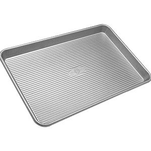 Steel Baking Sheet - Rawmazing Raw and Cooked Vegan Recipes Best Cookie Sheets, Pan Drawing, Banana Bread Bars, Jelly Roll Pan, Butter Frosting, Drop Cookies, Nordic Ware, Baking Pan, Baking Sheets