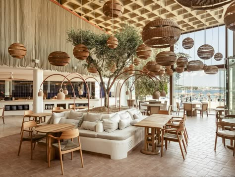 Embracing the Mediterranean Lifestyle at Zel Mallorca - COOL HUNTING® Cafe Restaurant Design, Outdoor Restaurant Design, Beach Restaurant, Beachfront Hotels, Outdoor Patio Space, Beach Cafe, Cafe Ideas, Hotel Boutique, Outdoor Restaurant