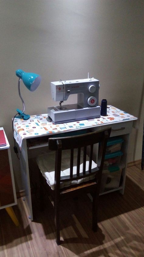 Craft Room Organization Diy, Quilt Collection, Sewing Desk, Mens Sewing Patterns, Sewing Room Inspiration, Sewing Machine Tables, Sewing Chair, Sewing Room Storage, Sewing Room Design