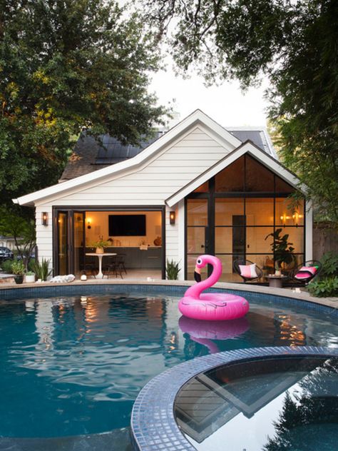 Backyard Pool House, Pool House Cabana, Modern Pool House, Best Modern House Design, Pool Cabana, Modern Pools, Austin Homes, House Extensions, Historic Home