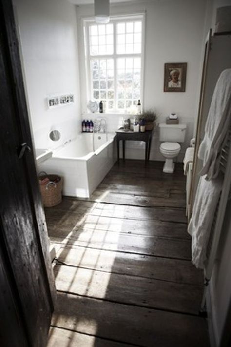 . Southwest Bathroom, White Wood Floors, Modern Style Decor, Neutral Bathroom, Floor Bathroom, Wooden Floors, Wooden Floor, Wood Accents, Beautiful Bathrooms