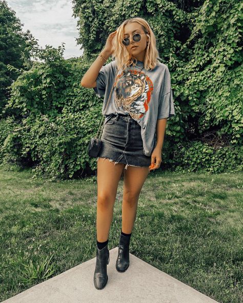 Cool Outfits For Teens, Nicole Alyse, Urban Chic Outfits, Nashville Outfit, Rok Outfit, Baggy Tee, Look Grunge, Outfits Edgy, Summer Uniform