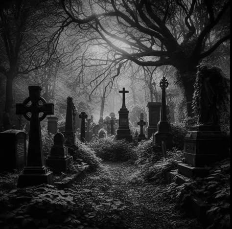 Graveyard Tattoo, Graveyard Halloween, Haunted Graveyard, Vintage Halloween Images, Cemetery Headstones, Halloween Events, Horror Artwork, Old Cemeteries, Witchy Wallpaper