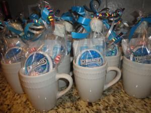 Mug & Candy Party Favor Ice Skating Party Favors, Ice Skating Birthday Party, Sledding Party, Skate Party Favors, Skating Birthday Party, Ice Skating Party, Hockey Party, Skate Birthday, Hockey Birthday