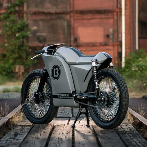 Flying low: An electric café racer from British Columbia | Bike EXIF Custom Scooter, Motorcycle Workshop, Honda Cub, Cafe Racer Style, Bike Exif, Small Cafe, Bike Wear, Chain Drive, Motor Cycles