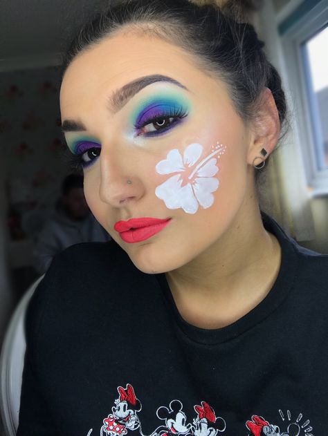 Stitch Disney Makeup Look, Lilo And Stitch Makeup Eye, Lilo And Stitch Makeup Looks, Stitch Makeup Ideas, Stitch Makeup Halloween, Stitch Inspired Makeup, Stitch Halloween Makeup, Stitch Make Up, Stitch Makeup Disney