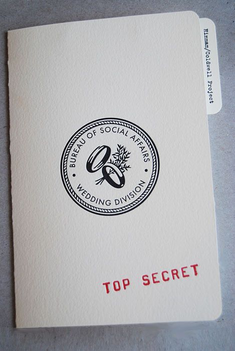 "Top Secret" wedding invitation By Wedding Blog - MODwedding | Wedding Websites for Modern Brides + Grooms Secret Wedding Invitation, Tony Rydinger, Secret Invitation, Pr Packaging, James Bond Wedding, Bd Gift, 007 Party, Spy Theme, Vinyl Packaging