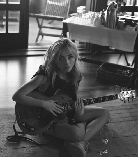 Blonde Singer, Sabrina Carpenter Style, Ten Thousand, American Singers, Sabrina Carpenter, Pretty People, Fangirl, My Girl, We Heart It