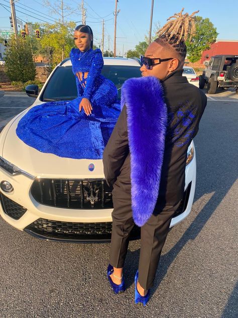 Prom Dates Couples, Hood Prom, Prom Dress Classy, Proms Dress, Prom Dress Emerald Green, Prom Looks For Guys, Prom Dress Emerald, Classy Prom Dress, Prom Dress Orange