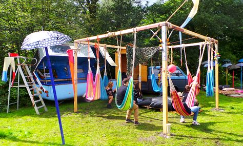 Festival Set Up Ideas, Wellness Festival Ideas, Diy Festival Ideas, Home Festival Party Ideas, Festival Decorations Outdoor, Diy Festival Decorations, Music Festival Decorations, Festival Seating, Stereo Idea