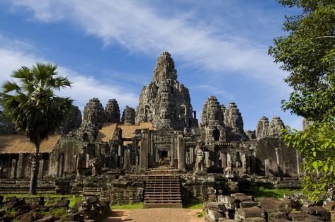 Don't want to miss out on the best experiences in Cambodia? Then, this ultimate list of things to do in Cambodia will make your bucket list complete! Ta Prohm, Angkor Thom, Ancient Greek Architecture, Mayan Ruins, European Tour, Angkor Wat, Lost City, Vietnam Travel, Angkor