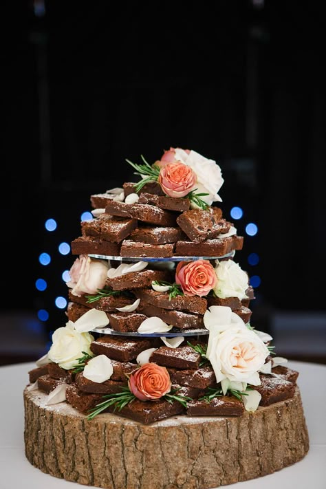 Tray Bake Wedding Cake, Brownie Tier Cake, Wedding Tower Cake, Brownie Table Wedding, Brownie Tower Wedding Cake, Brownie Wedding Display, Brownie Wedding Cake Tower, Brownie Cake Wedding, Wedding Cake Brownies