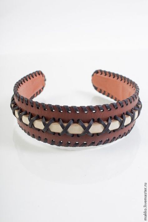 Leather Bracelet Tutorial, Leather Wrist Cuff, Horse Hair Jewelry, Diy Leather Bracelet, Leather Jewels, Leather Wallet Pattern, Leather Jewellery, Handmade Leather Bracelets, Leather Carving