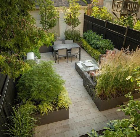 Mid Terrace Garden Ideas, Garden With Decking, Paved Garden, Small Garden Inspiration, Simple Garden Designs, Courtyard Garden Ideas, Tiny Gardens, Small Garden Landscape, Pavers Backyard