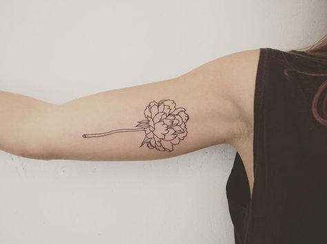 simple peony tattoo, no shading Peony Flower Tattoos, Henne Tattoo, Peony Tattoo, Chrysanthemum Tattoo, Kunst Tattoos, Beautiful Flower Tattoos, Tattoo People, Peonies Tattoo, Tattoo Designs And Meanings