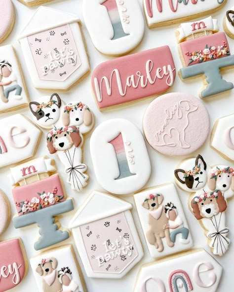 Royal Icing First Birthday Cookies, Puppy Dog Cookies Decorated, Dog Birthday Cookies Decorated, Dog Sugar Cookies Decorated, Balloon Cookies Decorated, Dog Themed Cookies, Dog Birthday Cookies, Dog Sugar Cookies, Puppy Cookies