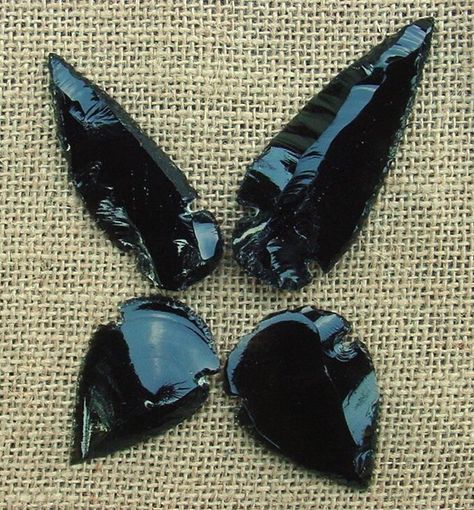 Obsidian Arrowheads Spearheads Imp Character, Black Obsidian Crystal Aesthetic, Bleach Swords, Crystals Obsidian, Black Gemstones, Black Obsidian Arrowhead, Obsidian Sculpture, Obsidian Arrowhead, Arrow Heads