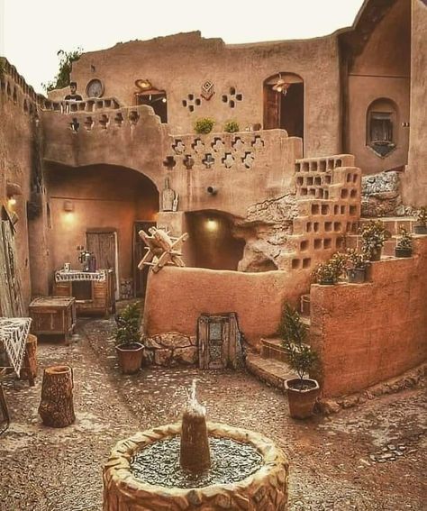 10th Century House In Iran Earthship Home, Persian Architecture, Mud House, Adobe House, Cob House, Earth Homes, Natural Building, Organic Architecture, The Courtyard